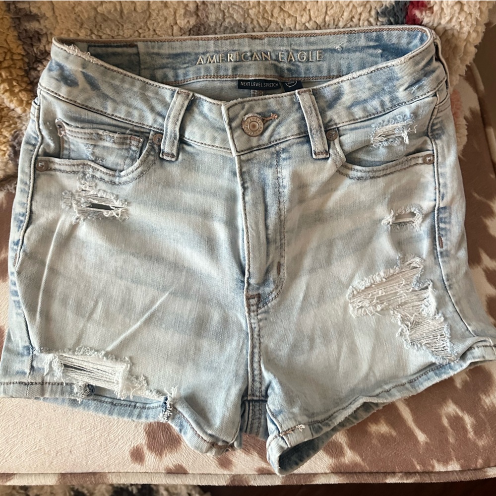 Light wash American eagle jean shorts